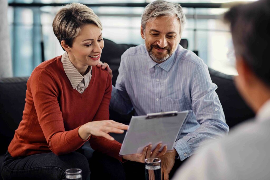 professionnel-contrat-souriant